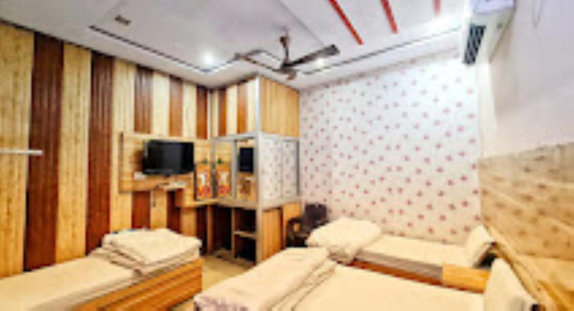 Abhiraj Guest House Mathura Exterior photo